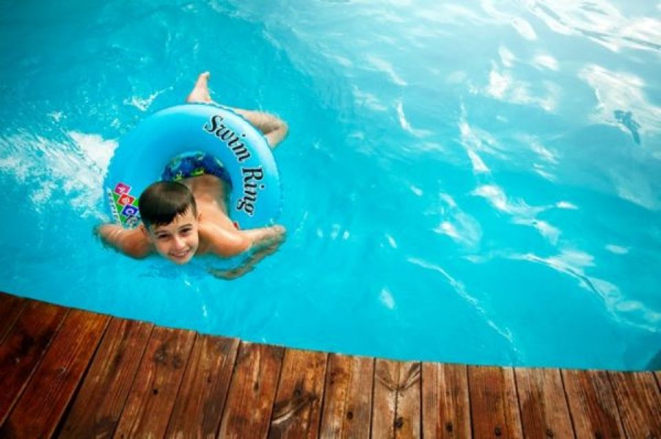 What to do if your kid fears swimming